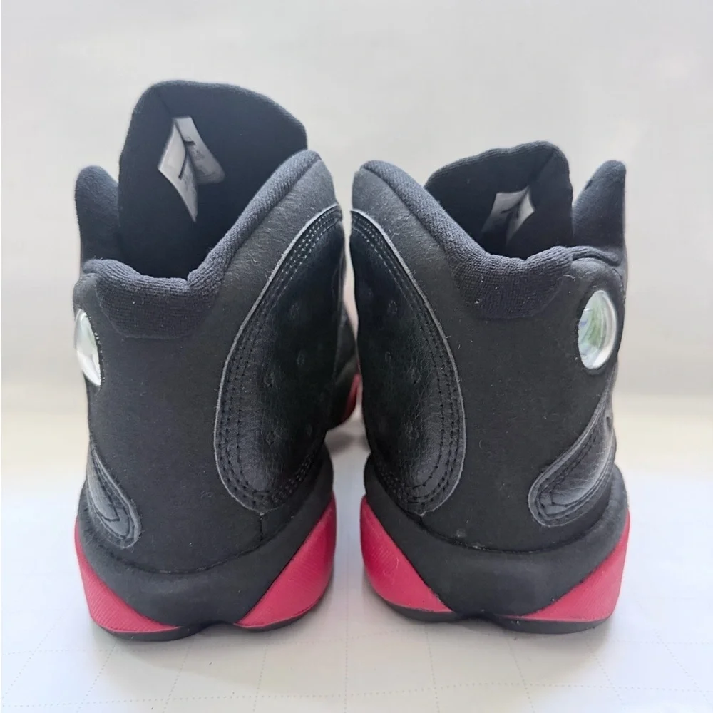 Jordan Men’s Black and red Retro Sneakers
